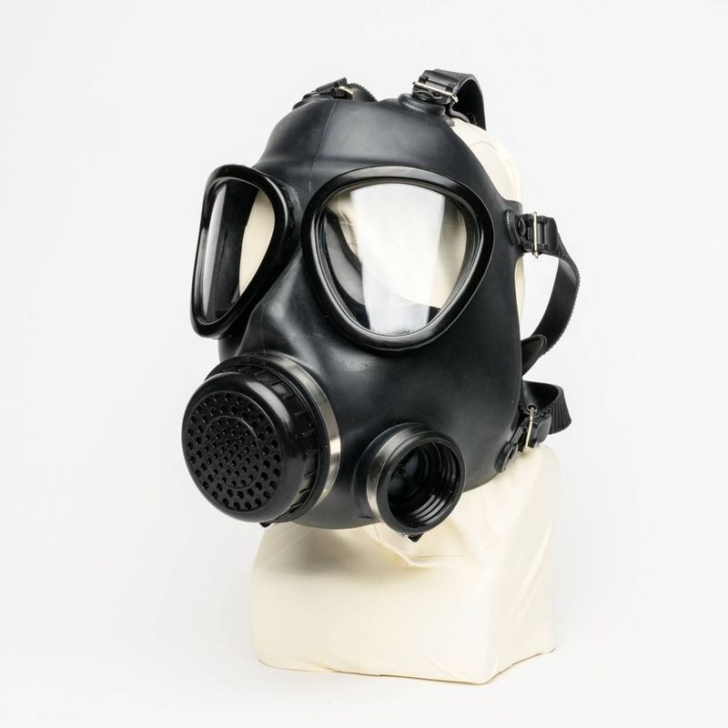 Military Adjustable Strap Rubber Gas Mask - Take A Peek