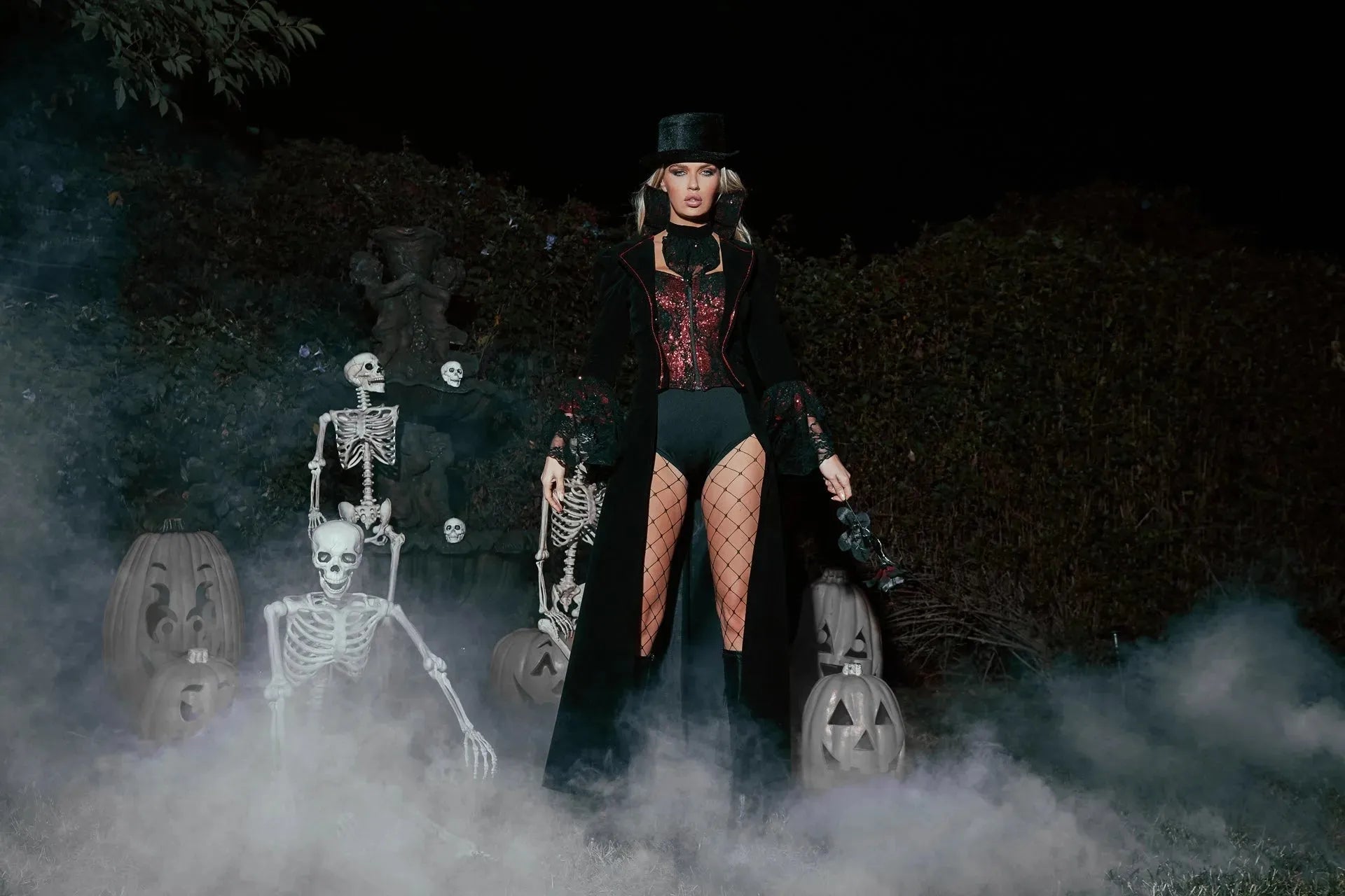 4909 - 4pc The Lusty Vampire - Take A Peek