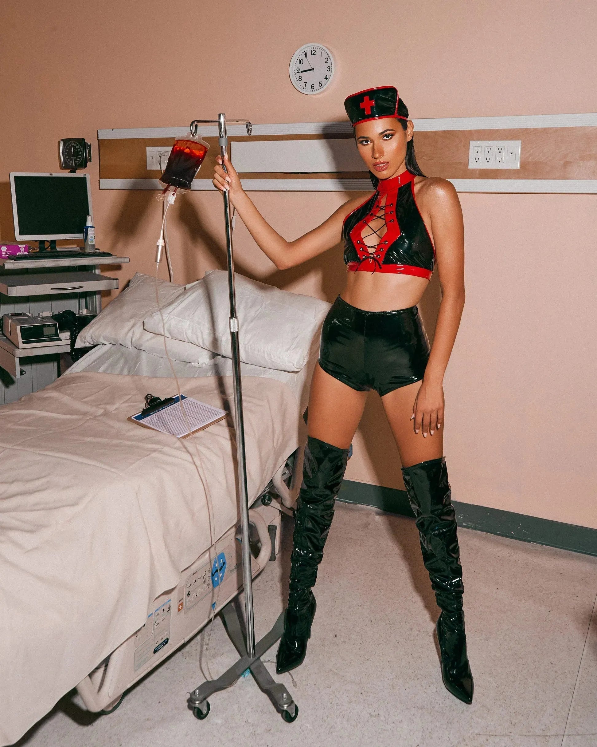 5005 - 3pc Kinky Nurse - Take A Peek