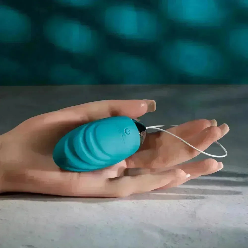 Evolved OVAL OFFICE - 8.5 cm USB Rechargeable Wireless Egg with Remote Control - Take A Peek