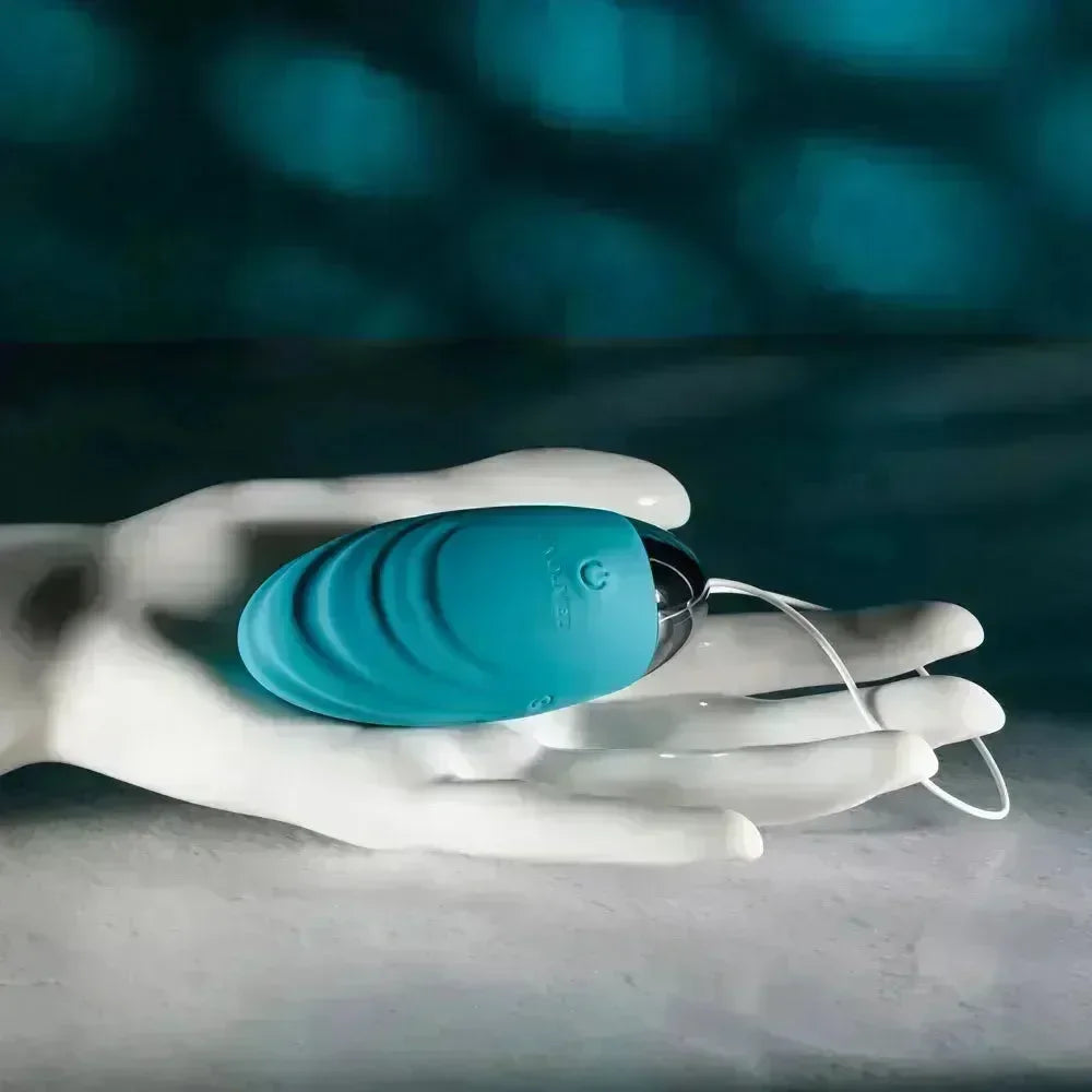 Evolved OVAL OFFICE - 8.5 cm USB Rechargeable Wireless Egg with Remote Control - Take A Peek
