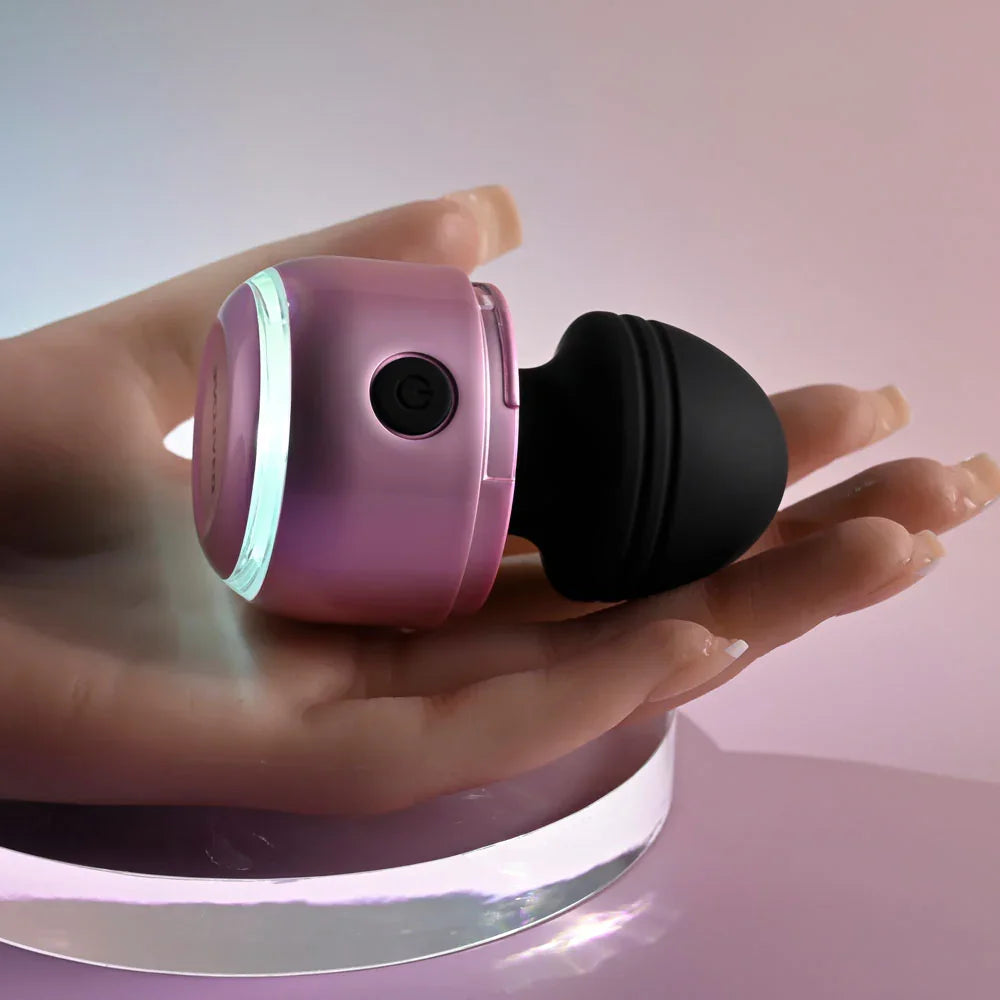 Evolved VACATION VIBES - VIBRATING - /Black 8.5 cm USB Rechargeable Vibrating Stimulator - Take A Peek