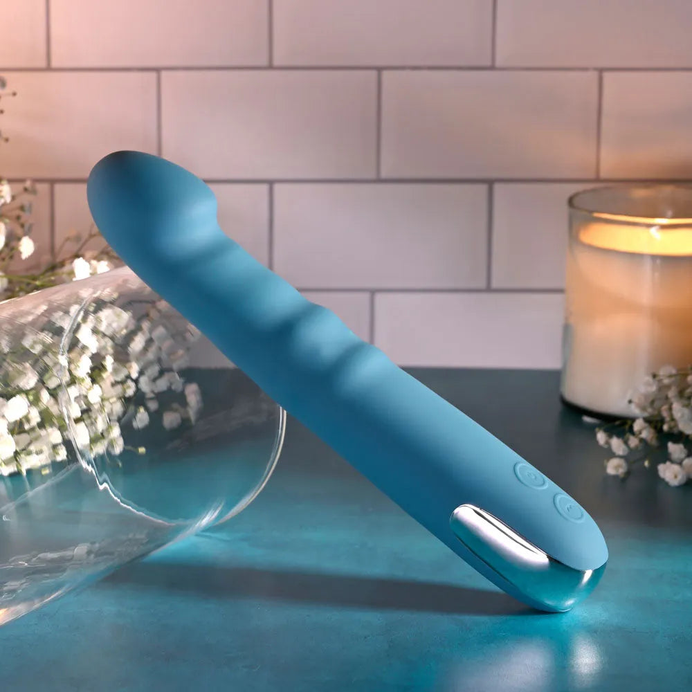 Evolved QUEEN OF ALL TRADES - 22.6 cm USB Rechargeable Thrusting & Rotating Vibrator - Take A Peek