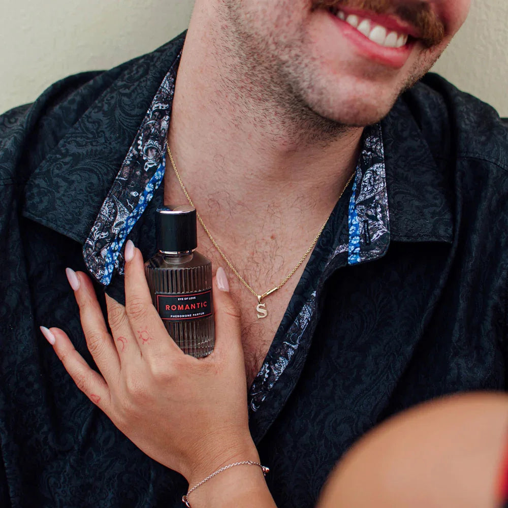 Eye Of Love Romantic Pheromone Cologne - 50 ml - Sandalwood Scented Pheromone Cologne for Men to attract Women - 50 ml Spray - Take A Peek