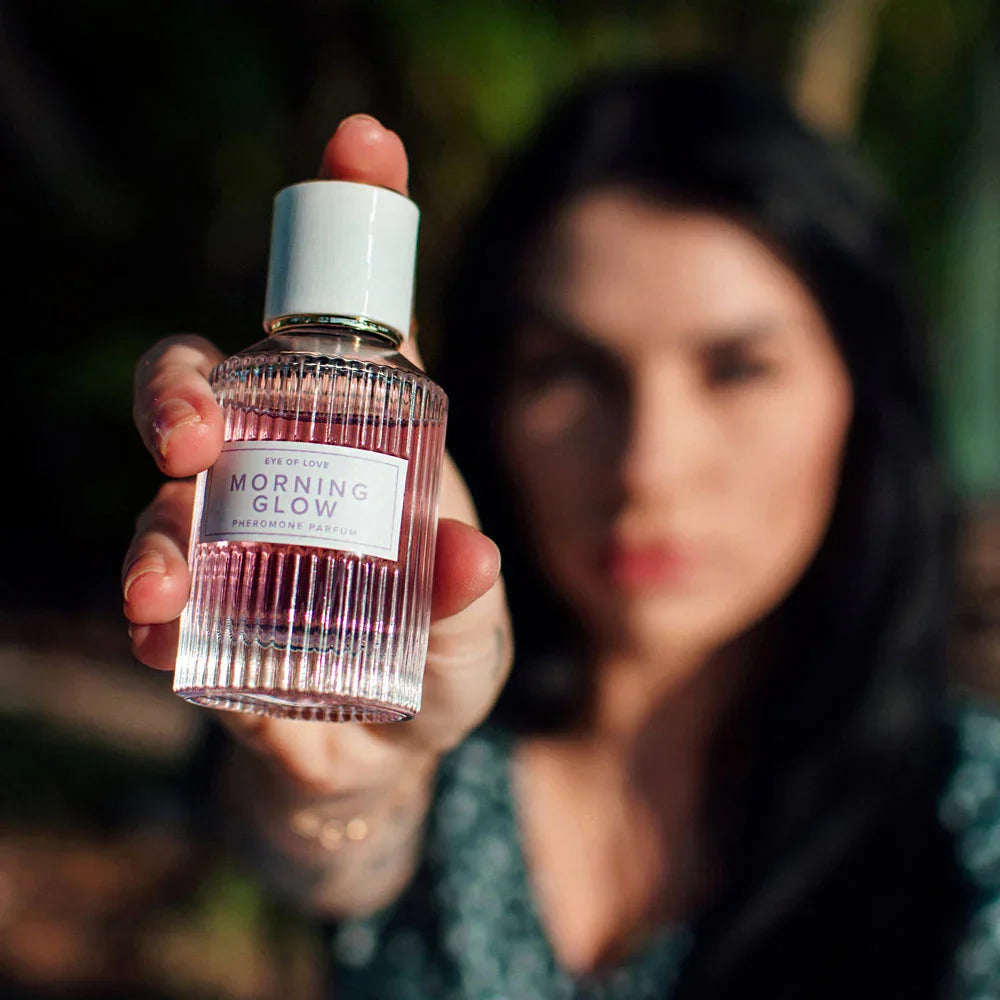 Eye Of Love Morning Glow Pheromone Perfume - 50 ml - Energising Pheromone Perfume for Women to attract Men - 50 ml Spray - Take A Peek