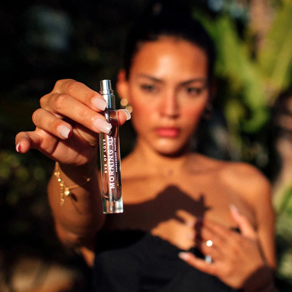 Eye Of Love Morning Glow Pheromone Perfume - 10 ml - Energising Pheromone Perfume for Women to attract Men - 10 ml Spray - Take A Peek