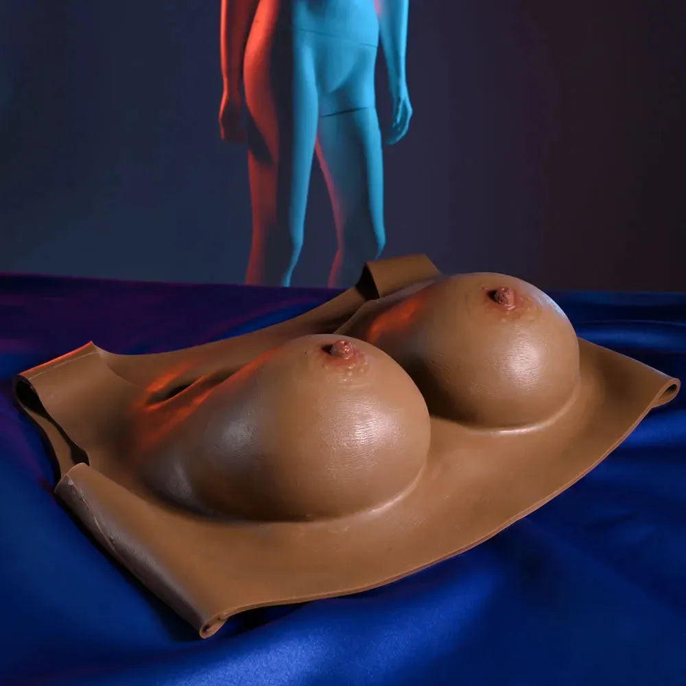 Gender X UNDERGARMENTS - PLATE C-CUP - Dark - Take A Peek