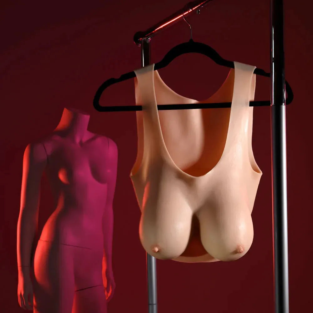 Gender X UNDERGARMENTS - PLATE D-CUP - Light - Take A Peek