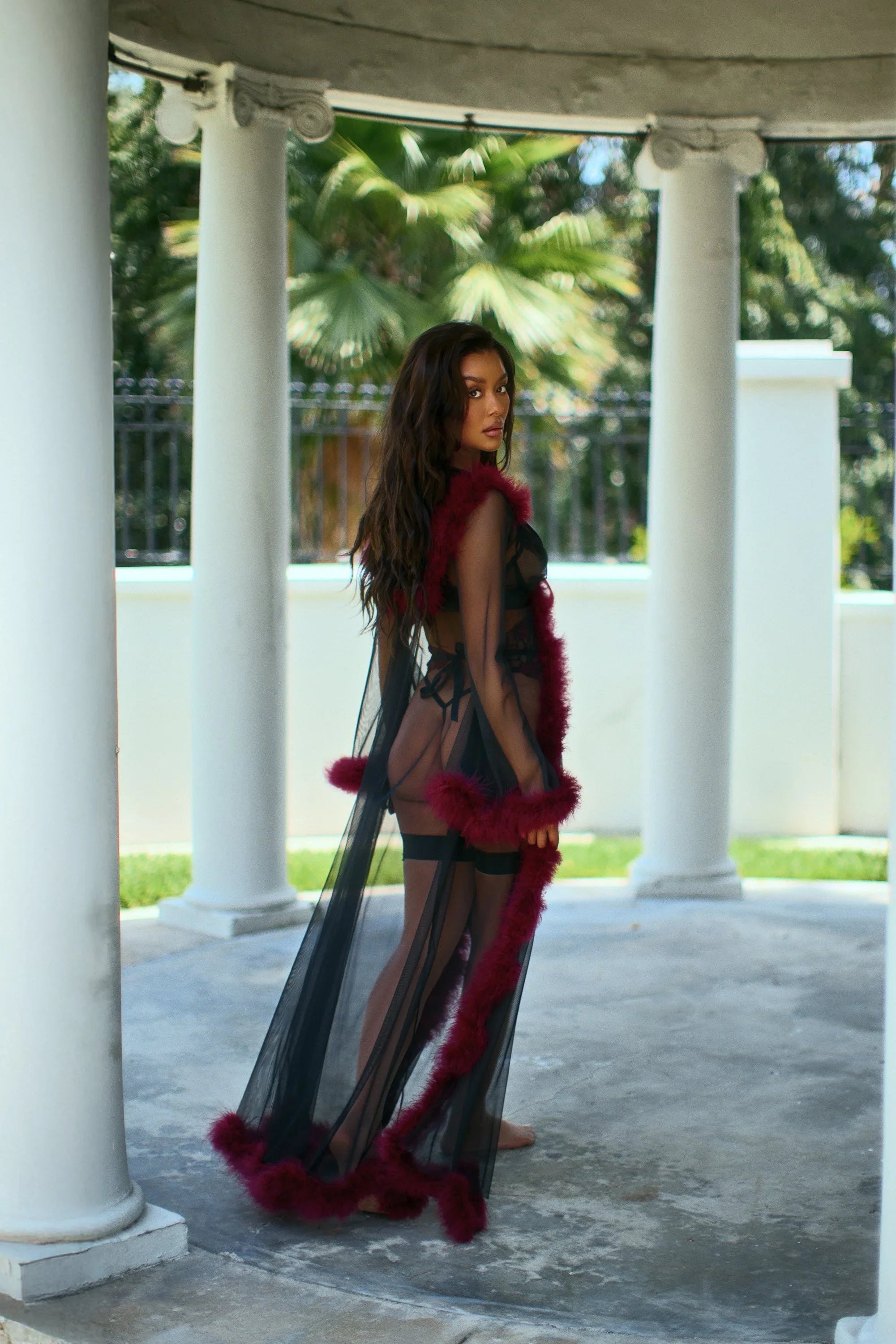 LI888 - Fantasy Luxe Glam Robe - Take A Peek