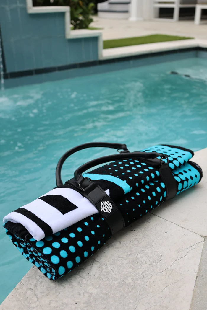 CRUISIN CLUB SWIM TOWEL - Take A Peek