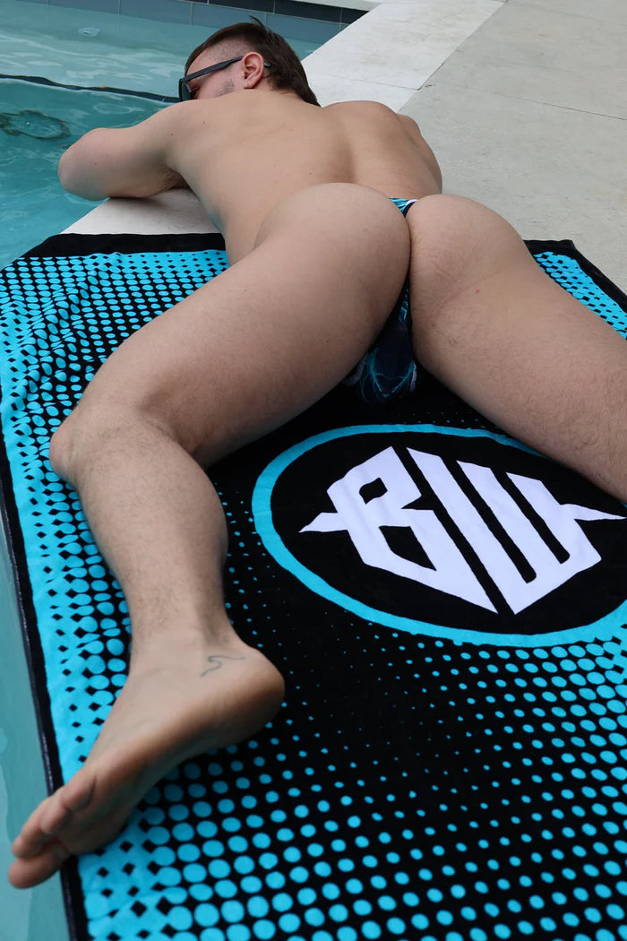 CRUISIN CLUB SWIM TOWEL - Take A Peek