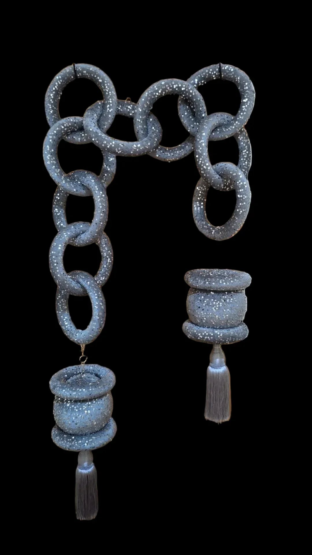 Chain Bow With Ball End - Take A Peek