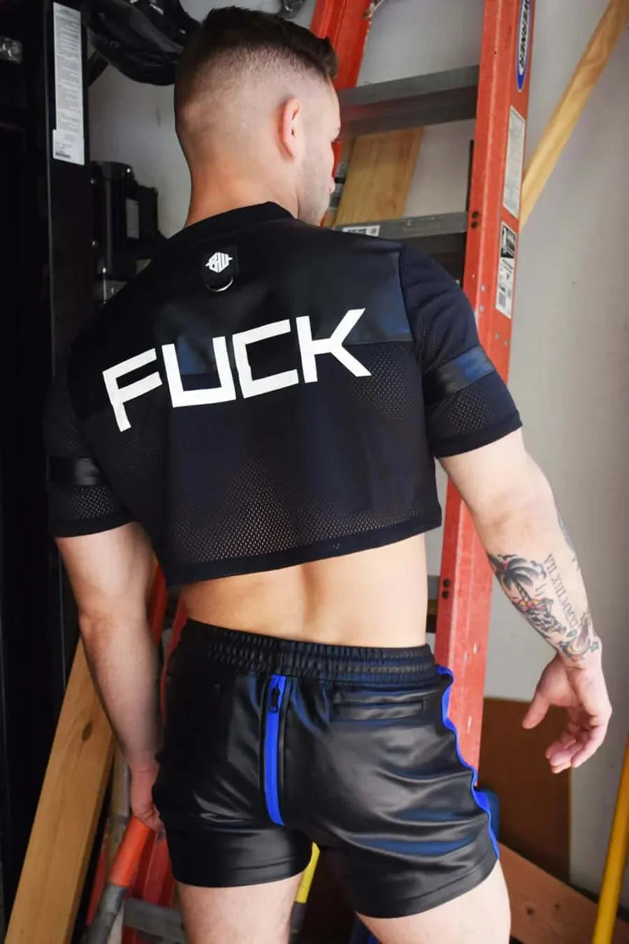 DOMINATOR CROP TOP - BLACK - Take A Peek