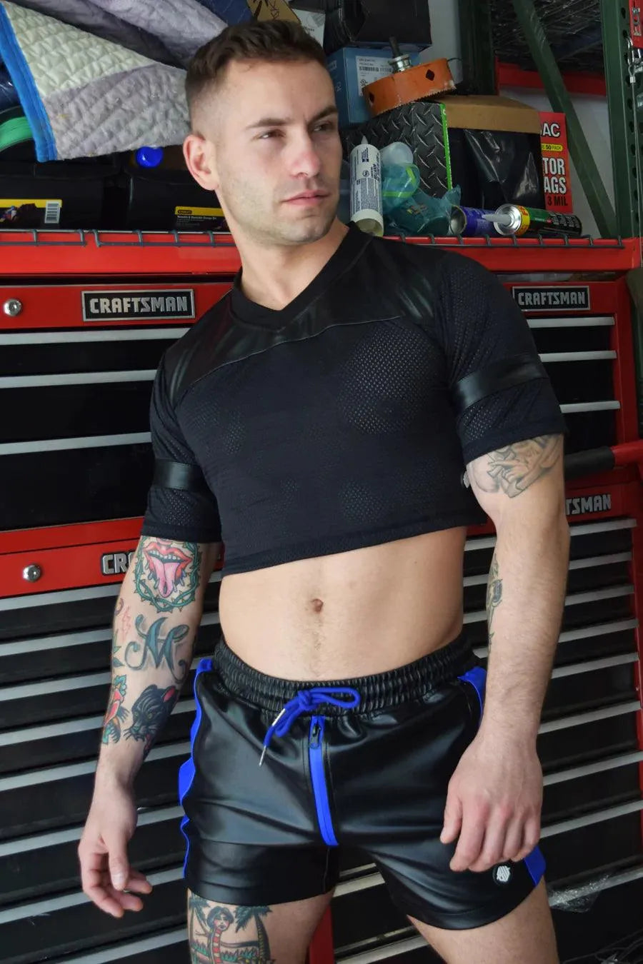 DOMINATOR CROP TOP - BLACK - Take A Peek