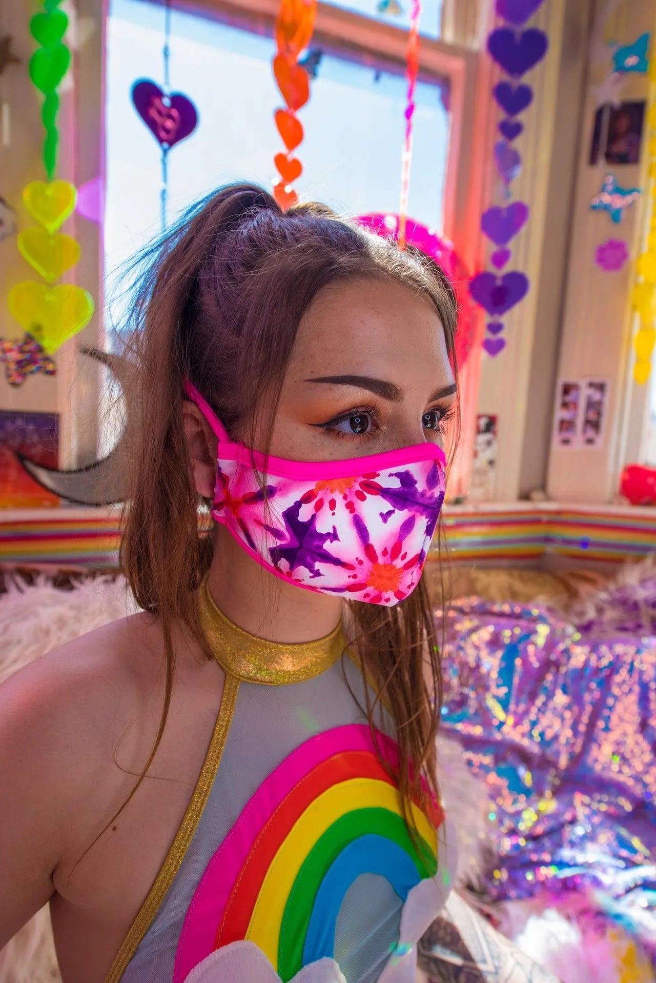 FF554 - Tailored Mask - Take A Peek