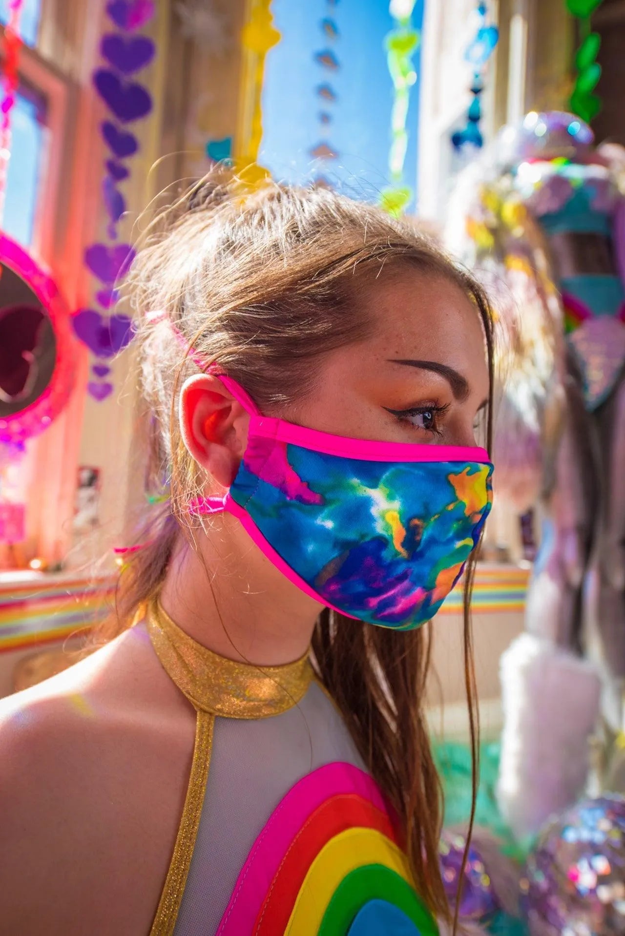 FF554 - Tailored Mask - Take A Peek