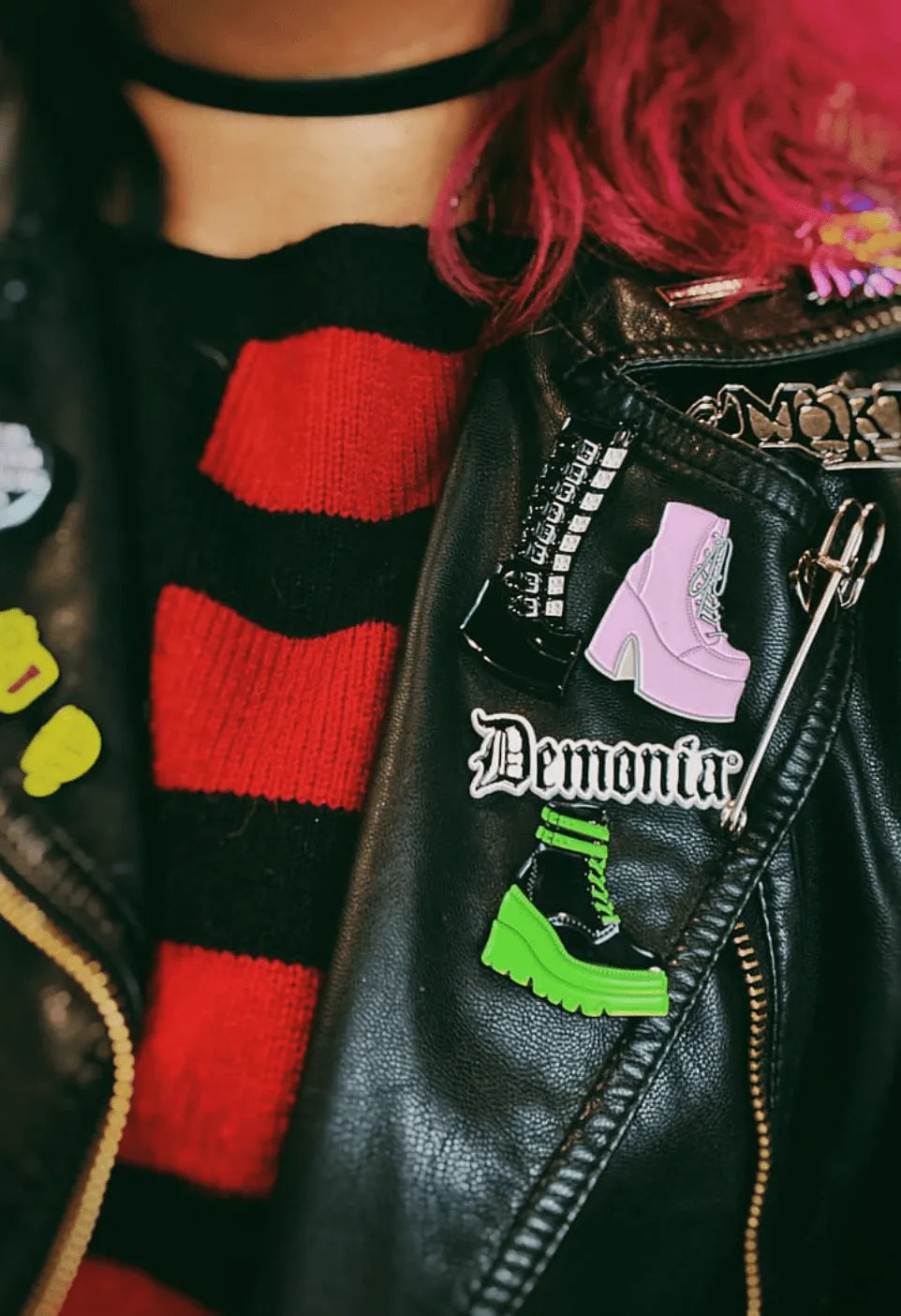 MULTI-PACK ENAMEL PIN - Take A Peek